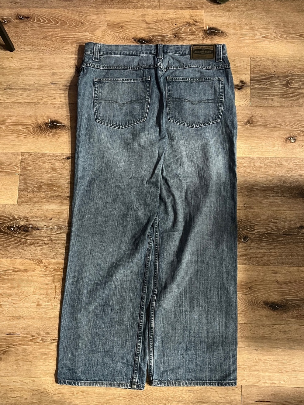 anchor blue Men’s Straight-Leg Light Denim Jeans